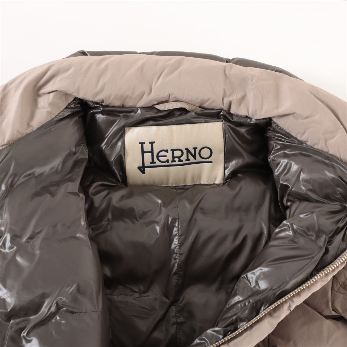 売り切り！HERNO ヘルノ ダウンジャケット 40 ベージュ - メルカリ