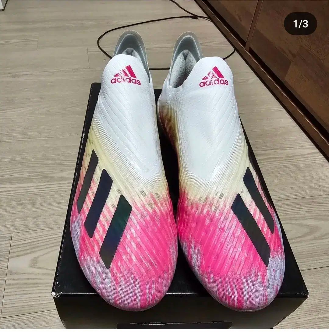 ソン・フンミンサッカーシューズ エックス 19 ＋ ユニフォリア パック