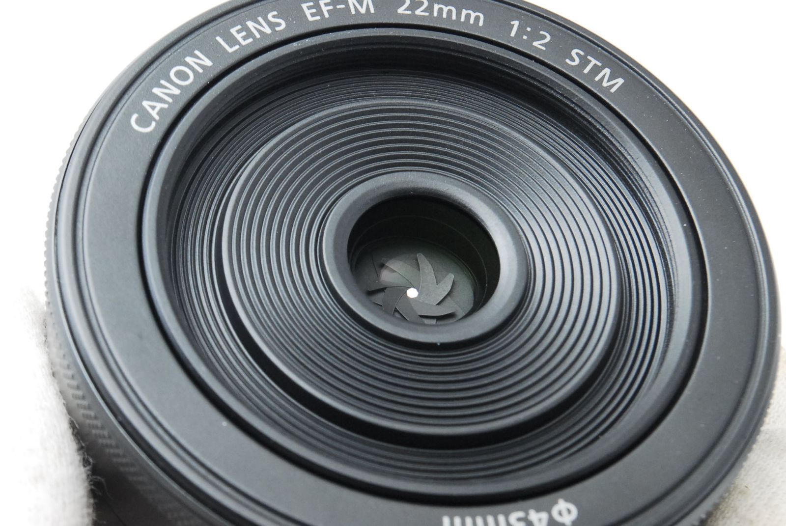 ❤️極美品✨極薄パンケーキ単焦点レンズ★キヤノン EF-M 22mm STM❤️ ❤️極美品✨極薄パンケーキ単焦点レンズ☆キヤノン EF-M 22mm