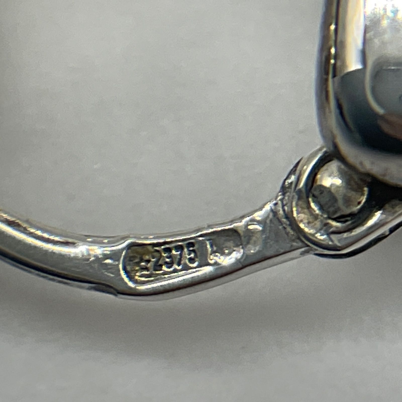 ボッテガヴェネタ　エッセンシャル トライアングルフープ ピアス　シルバー BOTTEGA VENETA ボッテガヴェネタ フープピアス エッセンシャル