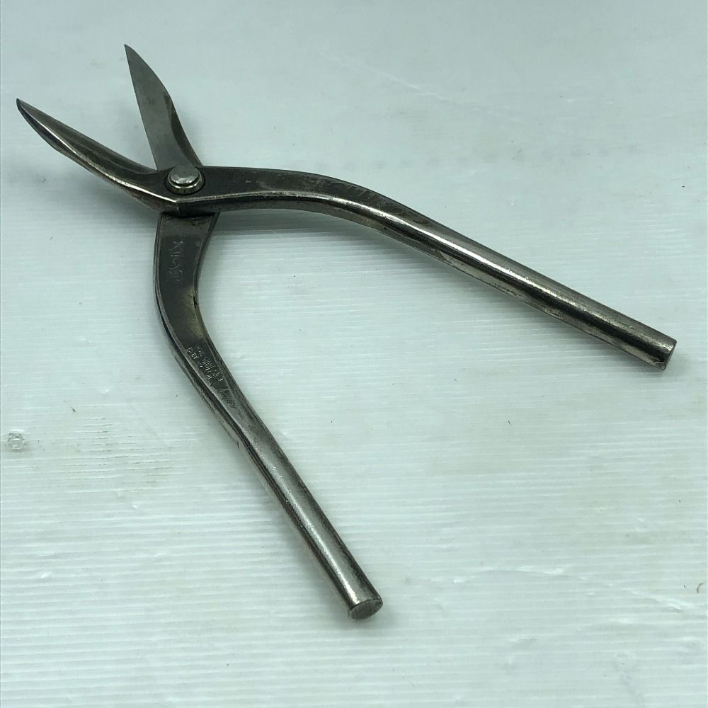 希少✨️美品/三味線　紅木トチ　中棹　東さわり　1本溝　破れあり　ハードケース 希少✨️美品/三味線 紅木トチ 中棹 東さわり 1本溝 破れあり