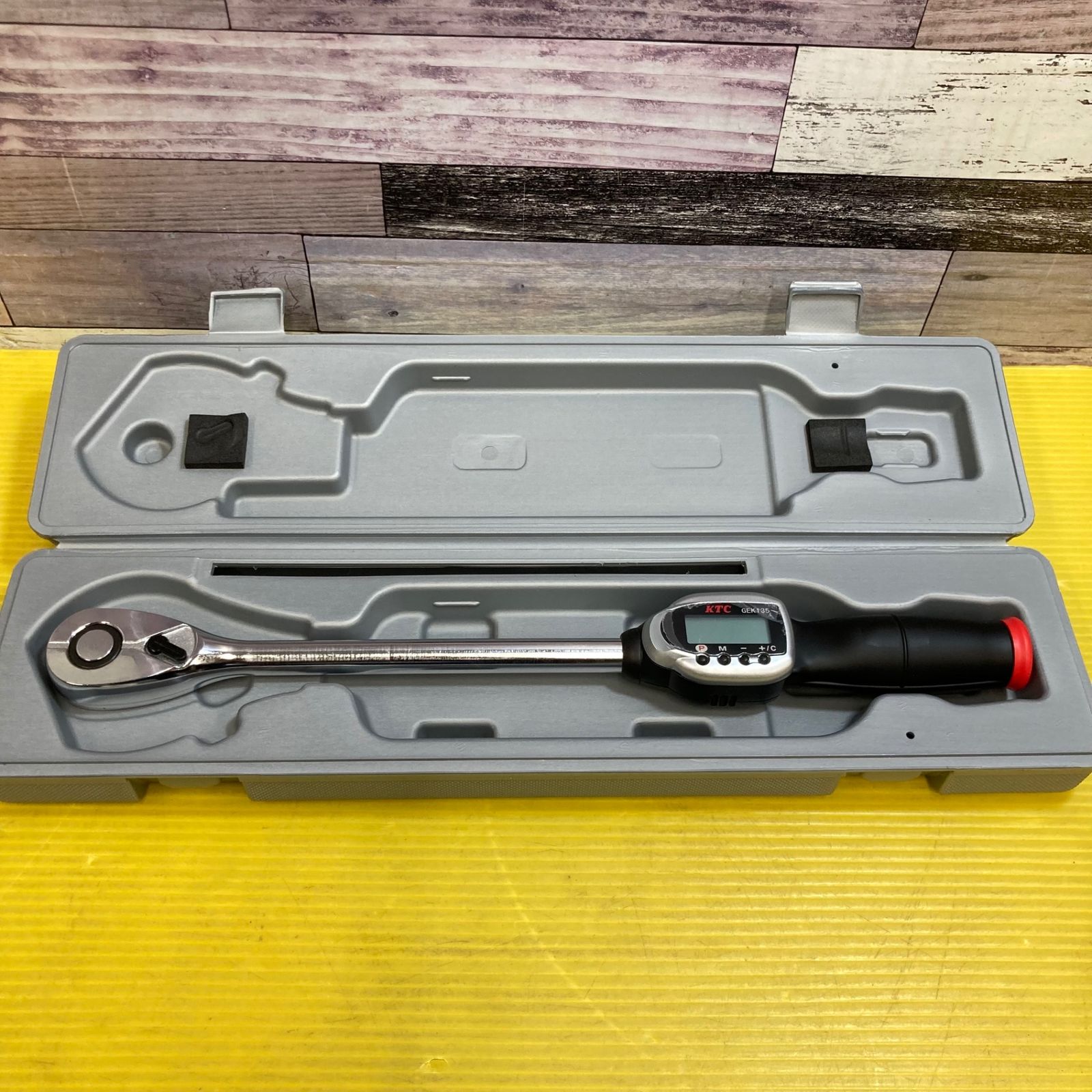 KTC】デジタルトルクレンチ デジラチェ 27～135N・m GEK135-R4【八潮店 