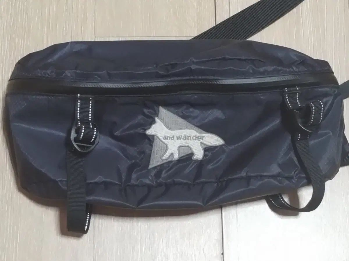 Maison Kitsuné メゾン キツネ ヒップサック クロスバッグ