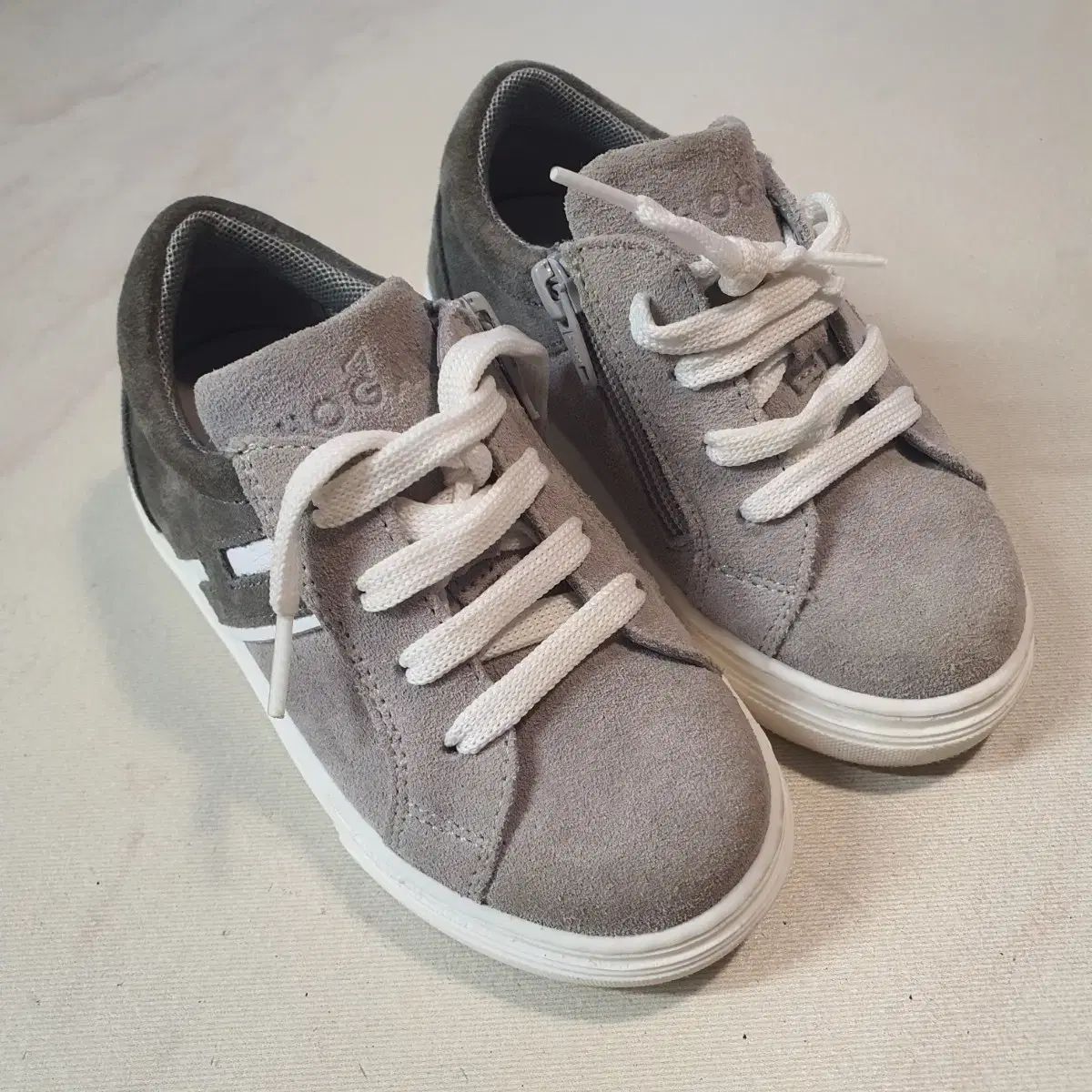 ホーガン スニーカー キッズ 140 サイズ