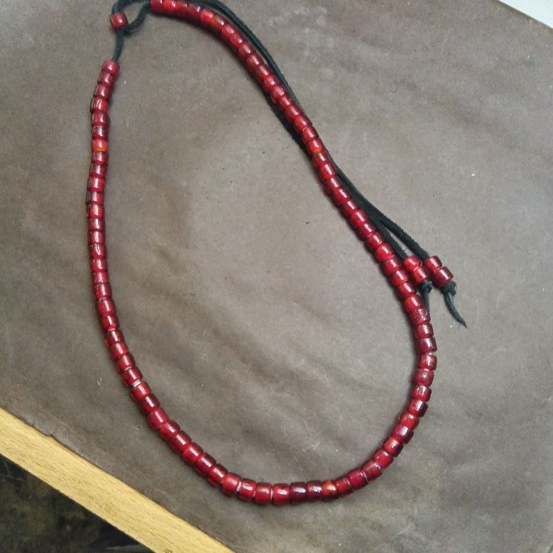 血赤　アンティークホワイトハーツネックレス ホワイトハーツアンティークビーズ金赤、血赤