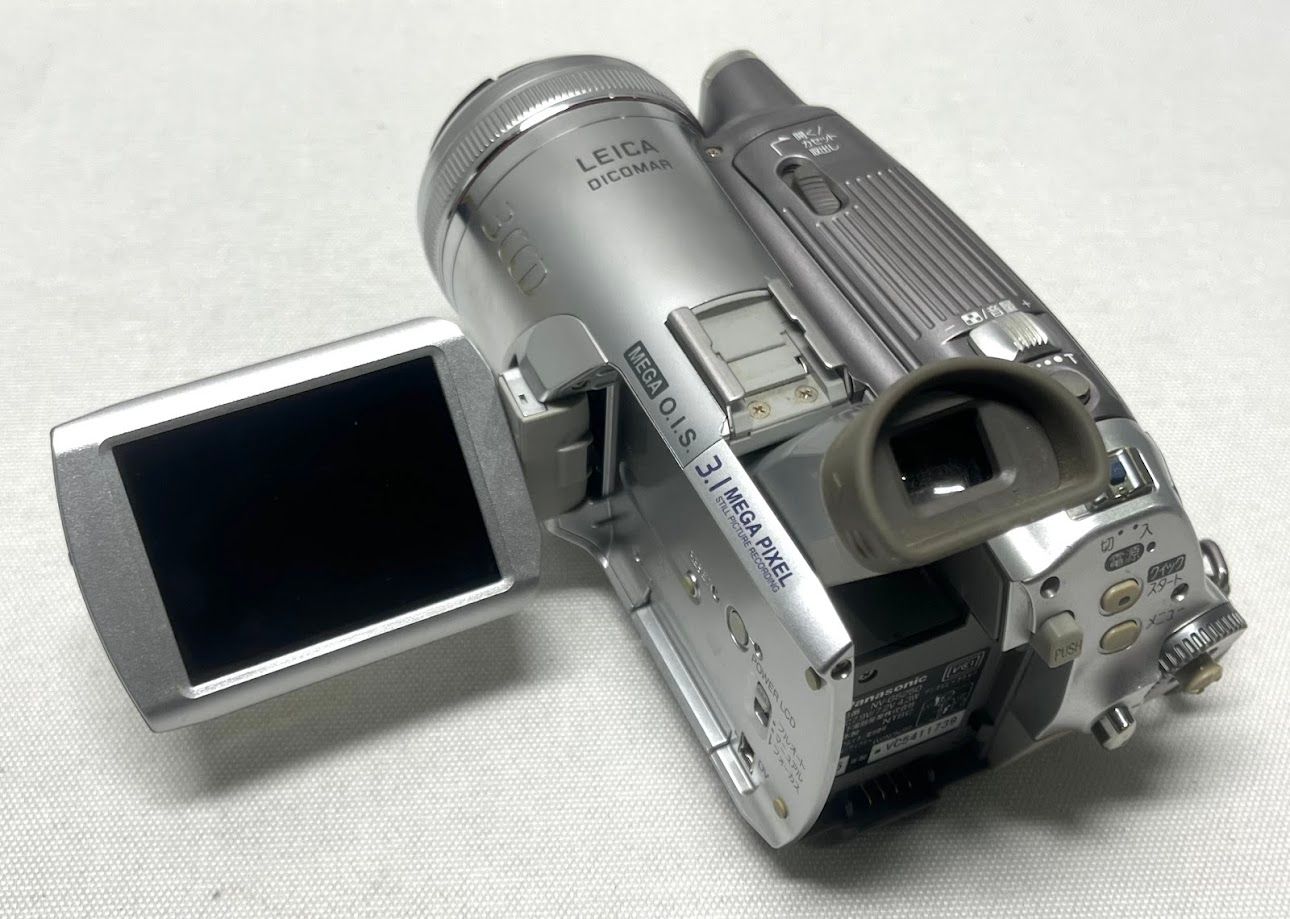 ジャンク品】パナソニック デジタルビデオカメラ 3CCD NV-GS250-S