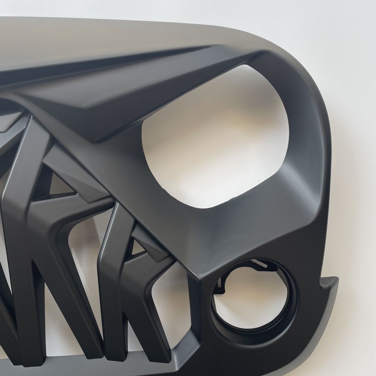 ジープ 牧馬人 JK 2007〜2017年対応 フロントグリル 野馬スタイル カスタムグリル マットブラック ABS製