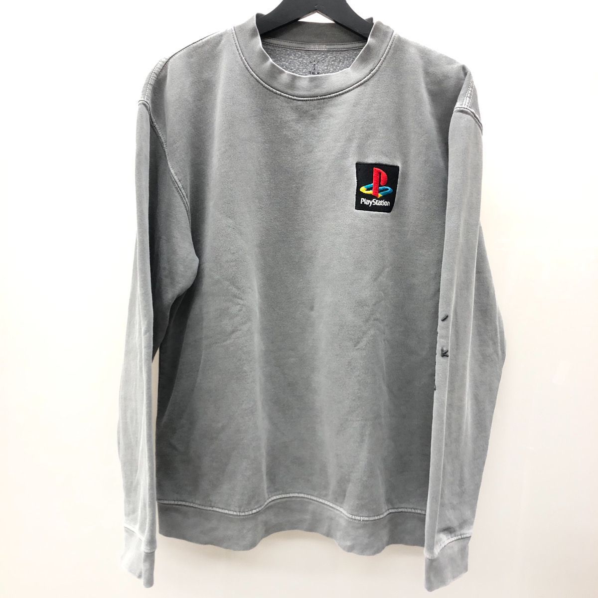 TRAVIS SCOTT CACTUS JACK x PLAYSTATION 'PS' トラヴィススコット カクタスジャック プレイステーション  SWEAT スウェットシャツ ロゴプリント ロゴパッチ ロングラグランスリーブ メンズ GRAY グレー Lサイズ