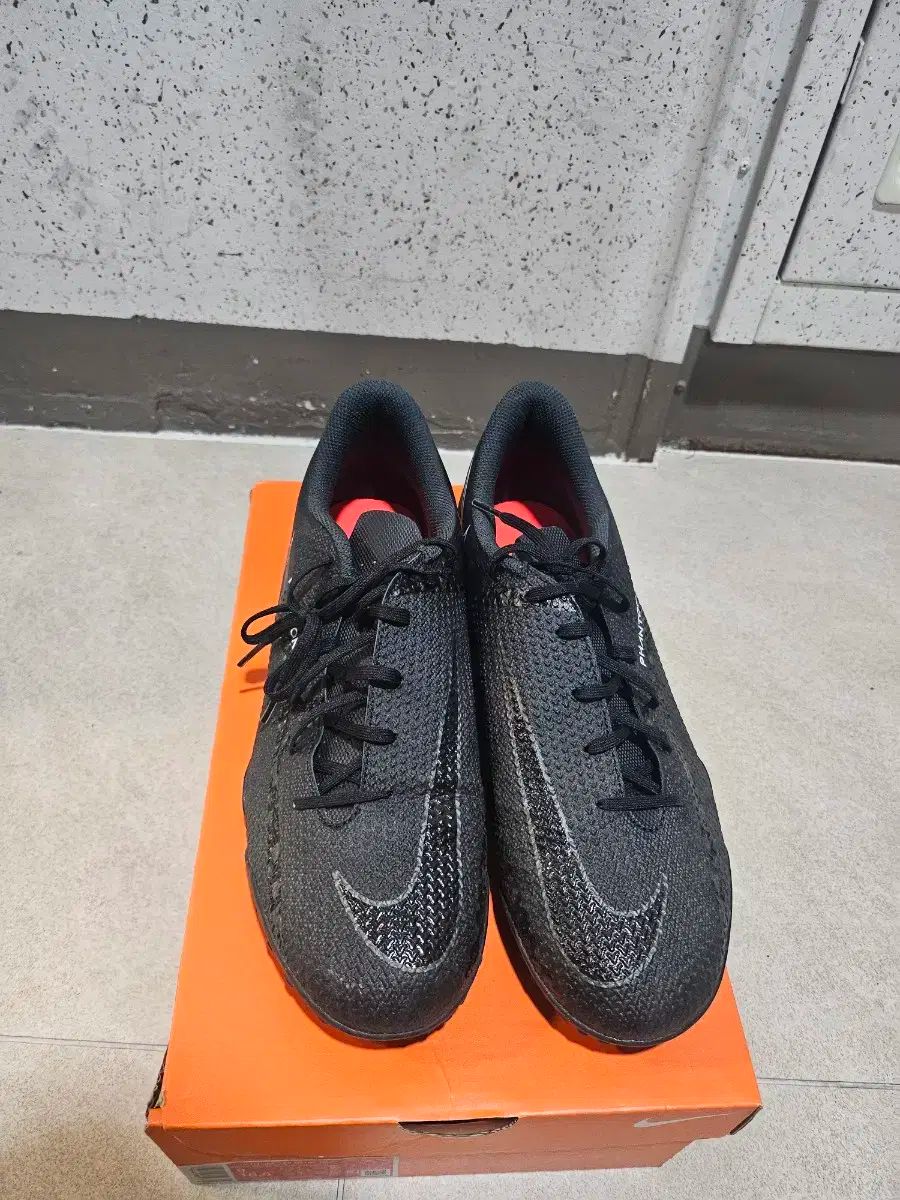 NIKE ナイキ ファントム GT2 クラブ TF サッカーシューズ 275