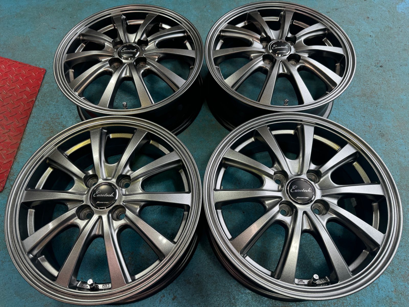 マナレイスポーツ 15インチ 5.5j +50 PCD100 ホンダ フリード マツダ デミオ