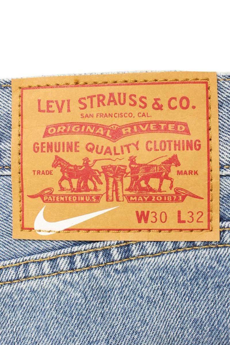 リーバイス ×ナイキ NIKE 002TN-0000 ロゴ刺繍バギーデニム