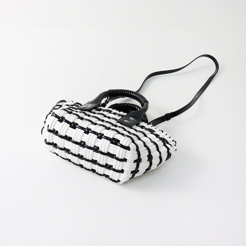 美品 イタリア製 バレンシアガ BALENCIAGA BISTRO XXS ビストロ ストラップ付き バスケットバッグ /ホワイト ブラック【2400014102789】 BALENCIAGA（バレンシアガ） BISTRO XXS ビストロ バスケット かご