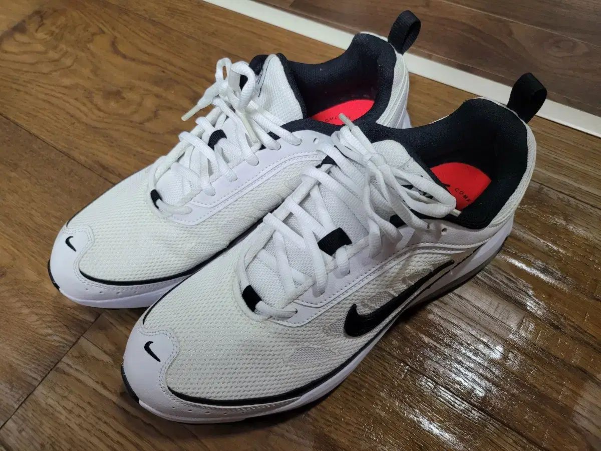 【雷市場（ポンジャン）商品韓国直送】 NIKE(ナイキ) エアマックス AP 白黒 270