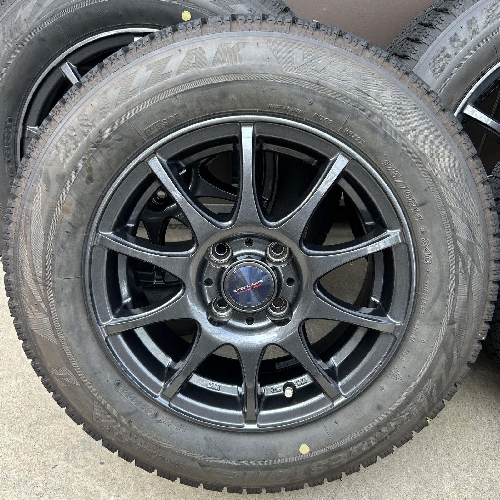 愛知県発 ブリヂストン BLIZZAK VRX 2 ブリザック スタッドレスタイヤ 175 70 R 14 アルミホイールセット 5 1 J 4 100 ラクルモーター館
