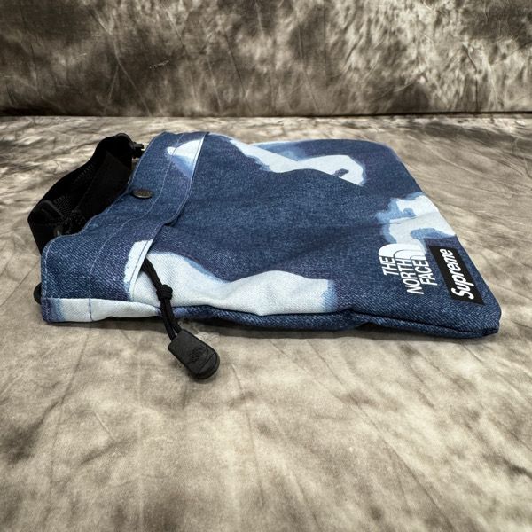 ノースフェイス×Supreme コラボDenim Printショルダーバッグ Supreme シュプリーム 21FW The North Face Bleached Denim