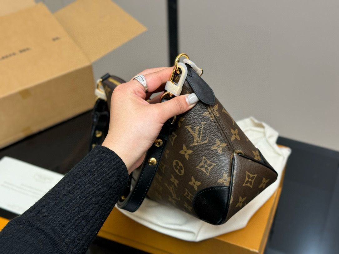 今日特価】Louis Vuitton Vintage Croissant Bag・ルイ