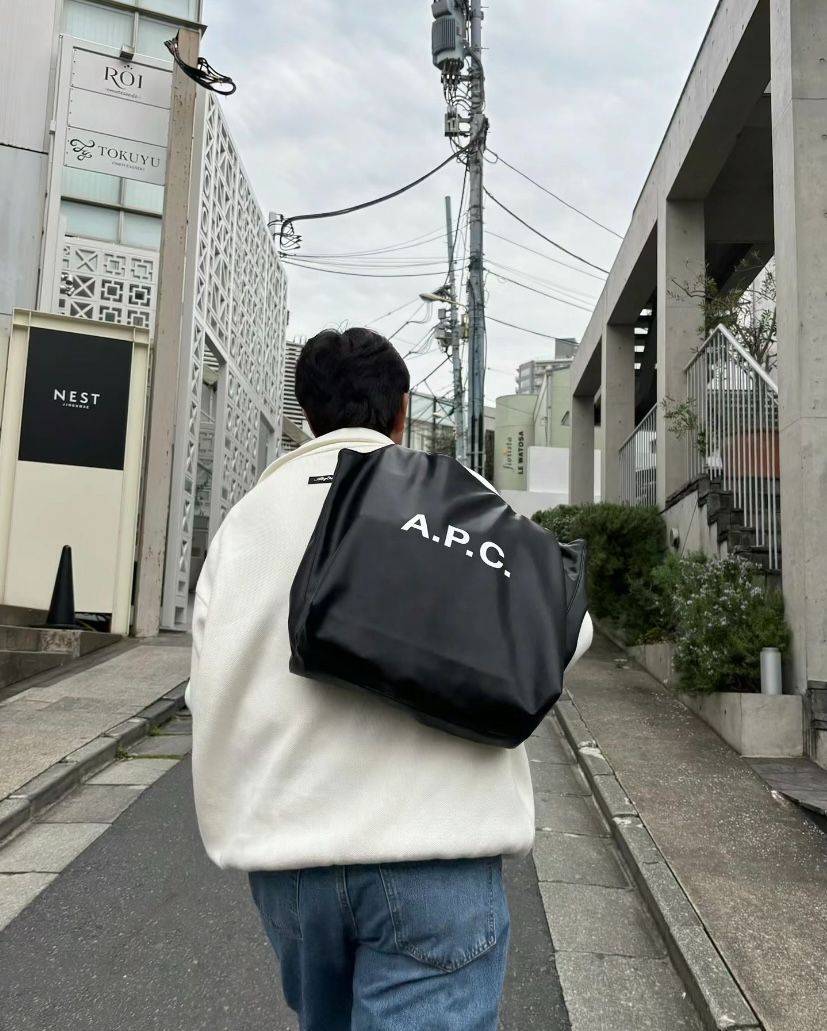 アーペーセー A.P.C. APCトートバッグ NINON  大容量  メンズ レディース 男女兼用 ブラック  ショルダーバッグ