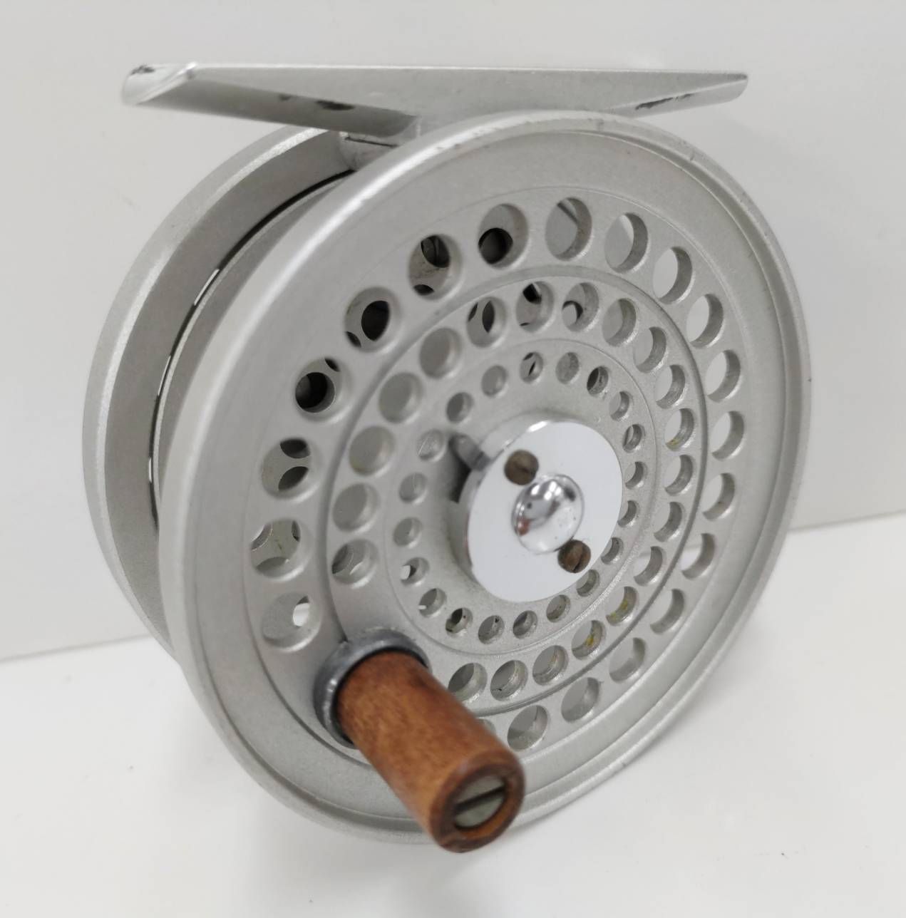 ufmウエダ CANTATAカンタータ 2150 ufmウエダ CANTATA カンタータ 2150 フライリール｜中古 - リール