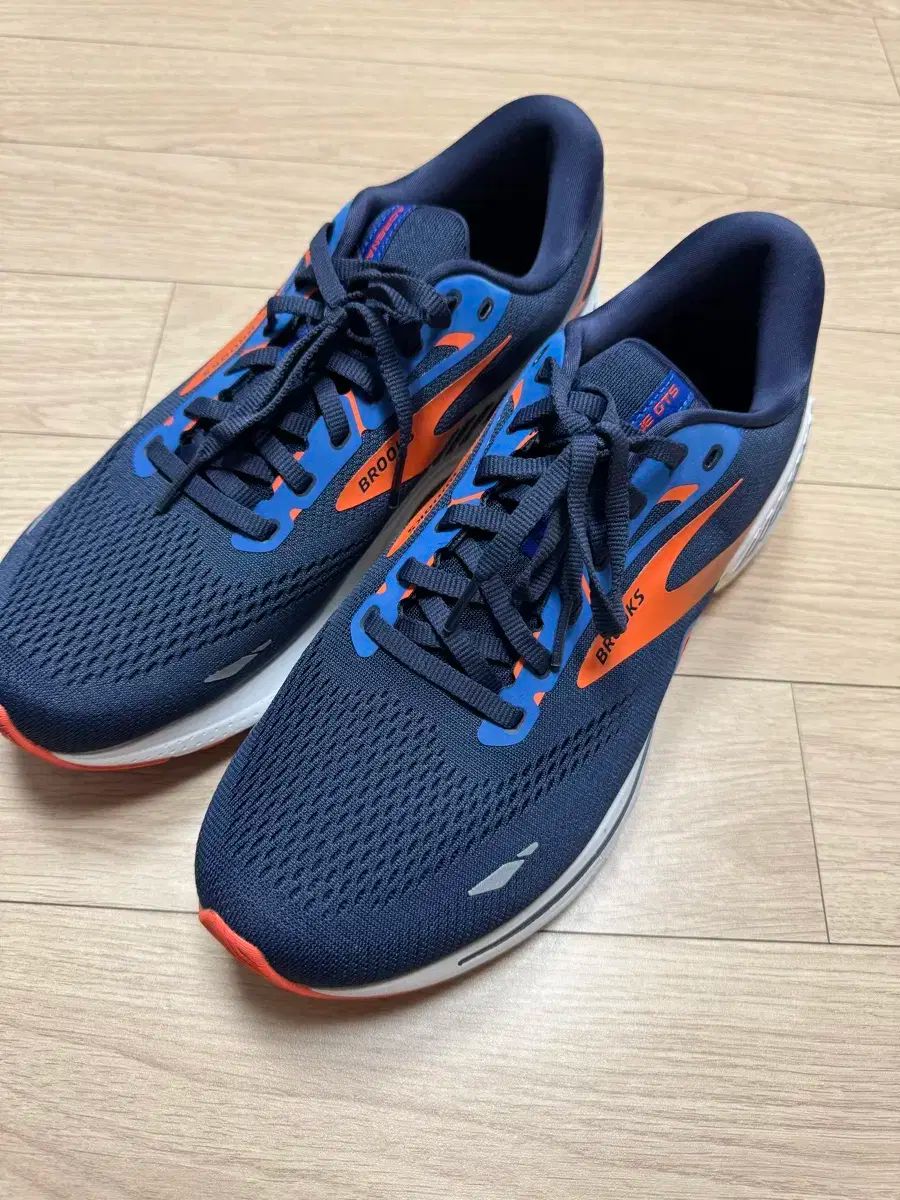 285 BROOKS ブルックス ランニングシューズ アドレナリン gts 23