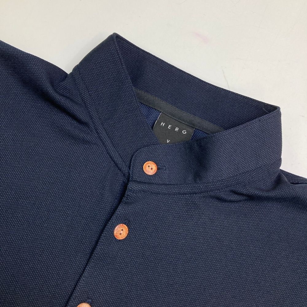 サイズ：5 HERG1　エルグワン 2023年モデル 半袖Tシャツ スタンドカラー  ネイビー系 [240101492974] ゴルフウェア メンズ ストスト HERG1 エルグワン 2023年モデル 半袖Tシャツ スタンドカラー