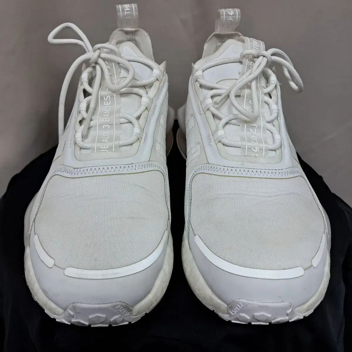 adidas(アディダス) NMD R1 V3 オールホワイト スニーカー