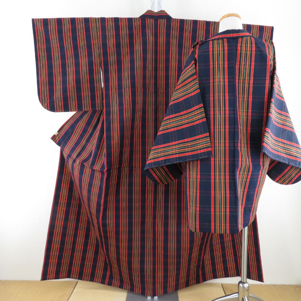 平和屋着物○本場大島紬 7マルキ 泥染め 扇面笹文 正絹 逸品 CAAR8377vf