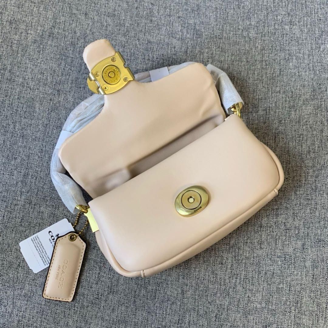 COACH ピロータビーショルダーバッグ