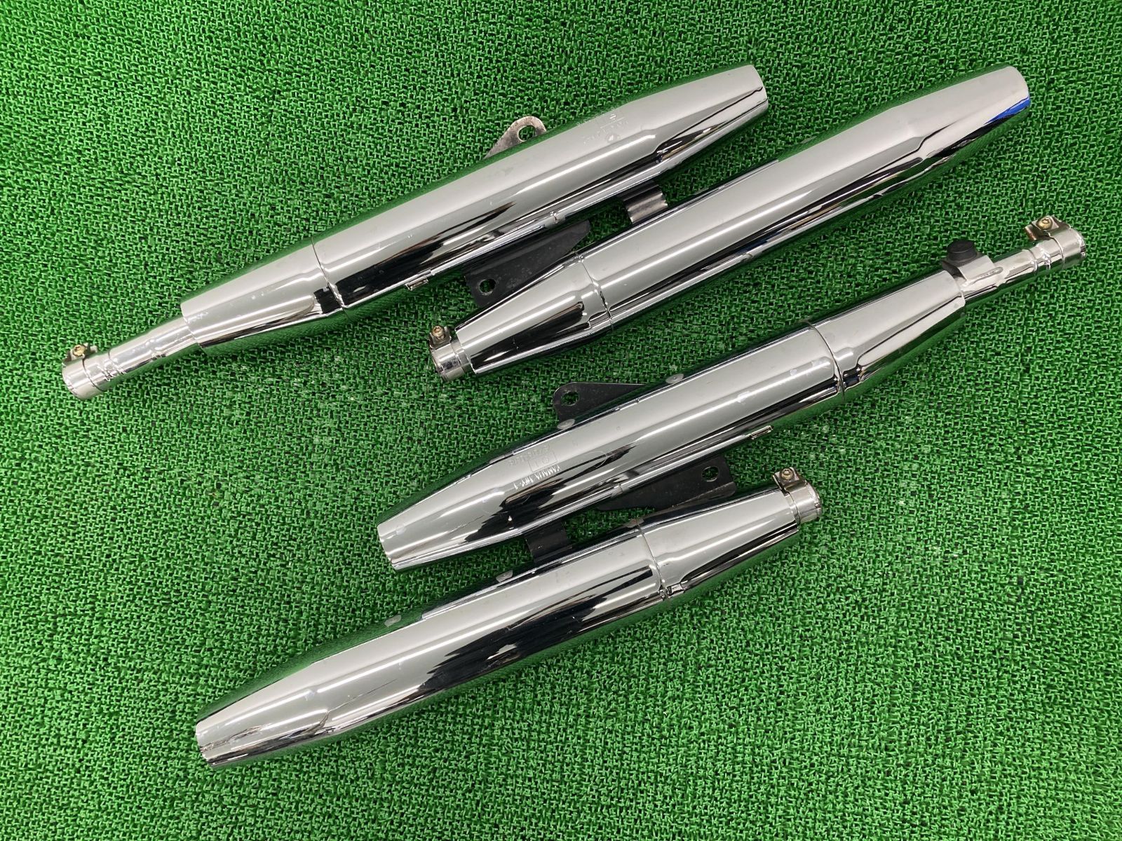 ロイヤルスター サイレンサーマフラー 左右 4WY ヤマハ 純正 中古 バイク 部品 XVZ13A ROYALSTAR1300 コケキズ無し 品薄 希少品