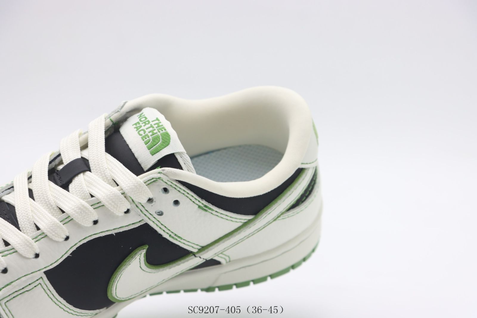 スケートシューズ