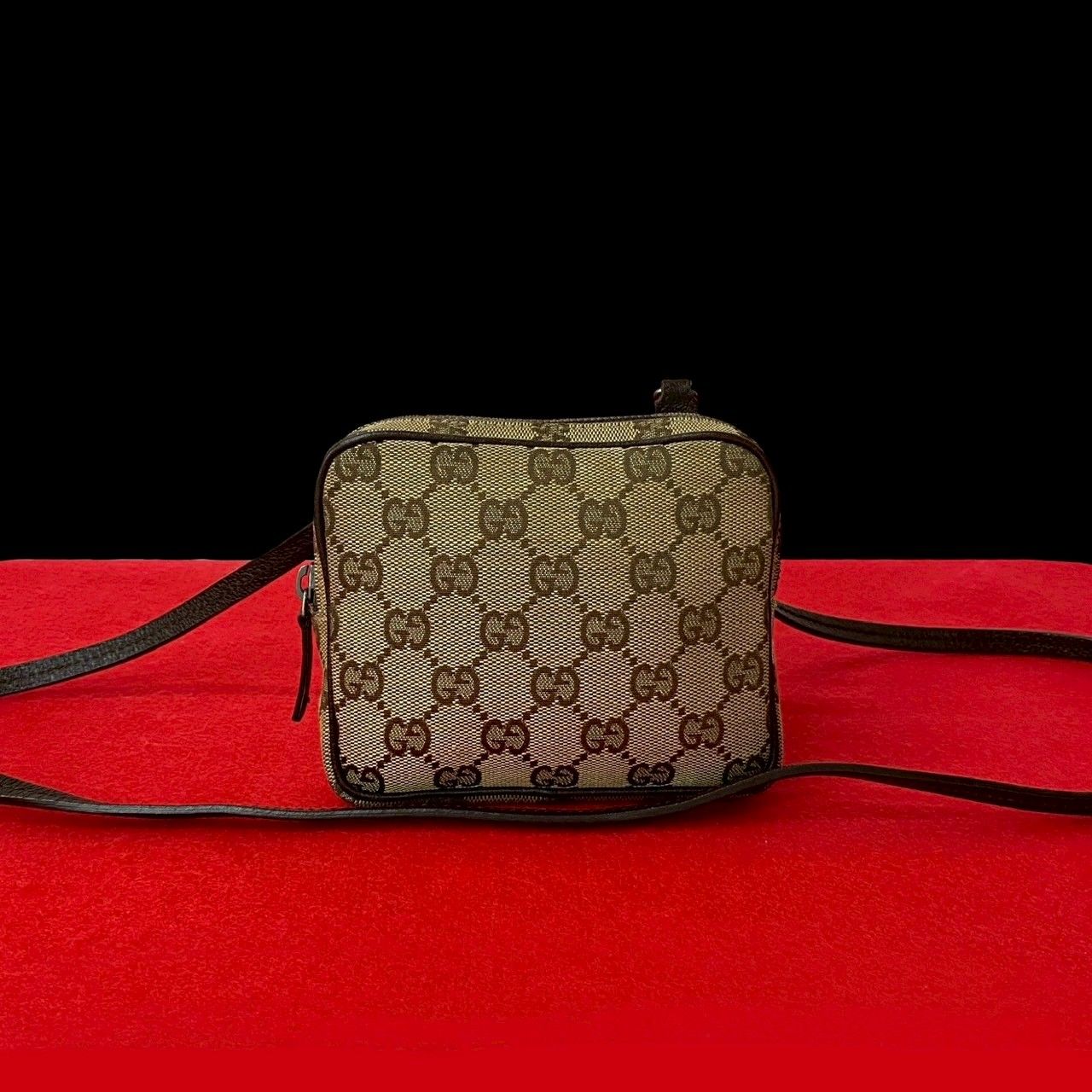 ほぼ未使用品 GUCCI グッチ GG ロゴ レザー 本革 GGキャンバス ほぼ未使用品 GUCCI グッチ GG ロゴ レザー 本革 GGキャンバス
