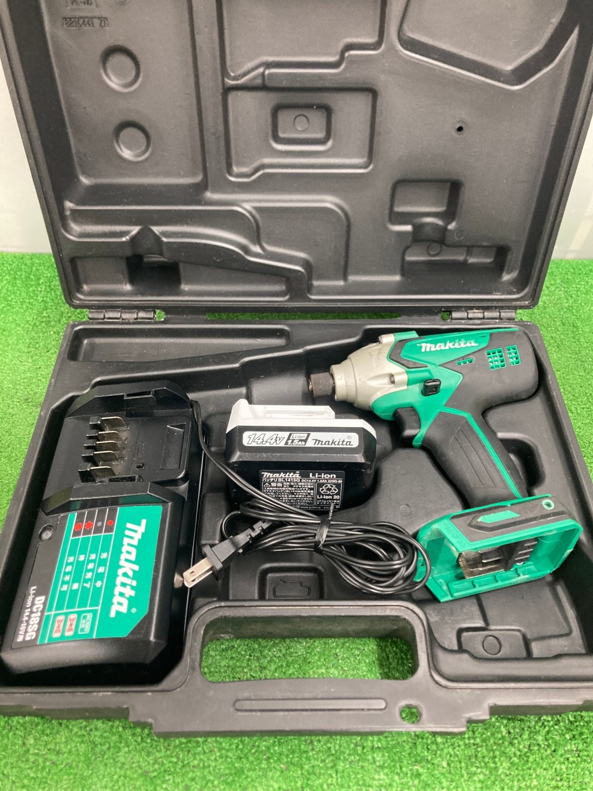 中古品】【0922】makita DIY インパクトドライバー M695D 充電器 中古品】【0922】makita DIY インパクトドライバー M695D 充電器