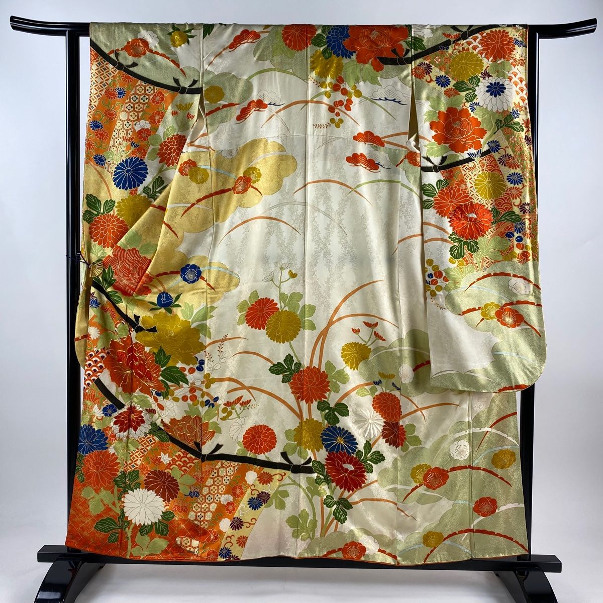 振袖 身丈162cm 高級 総絞り 総刺繍 水色 花尽くし 金銀糸 青海波 振袖 身丈158.5cm 裄丈62cm S 袷 牡丹 青海波 刺繍 金糸