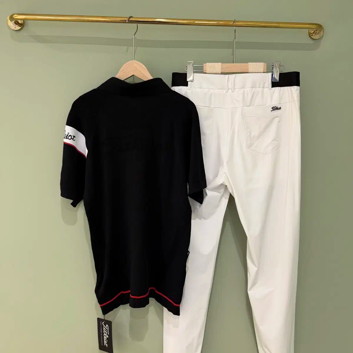 Titleist タイトリスト ブラック ポロシャツ ホワイト パンツ LLC-HASEGAWATOSO_COM