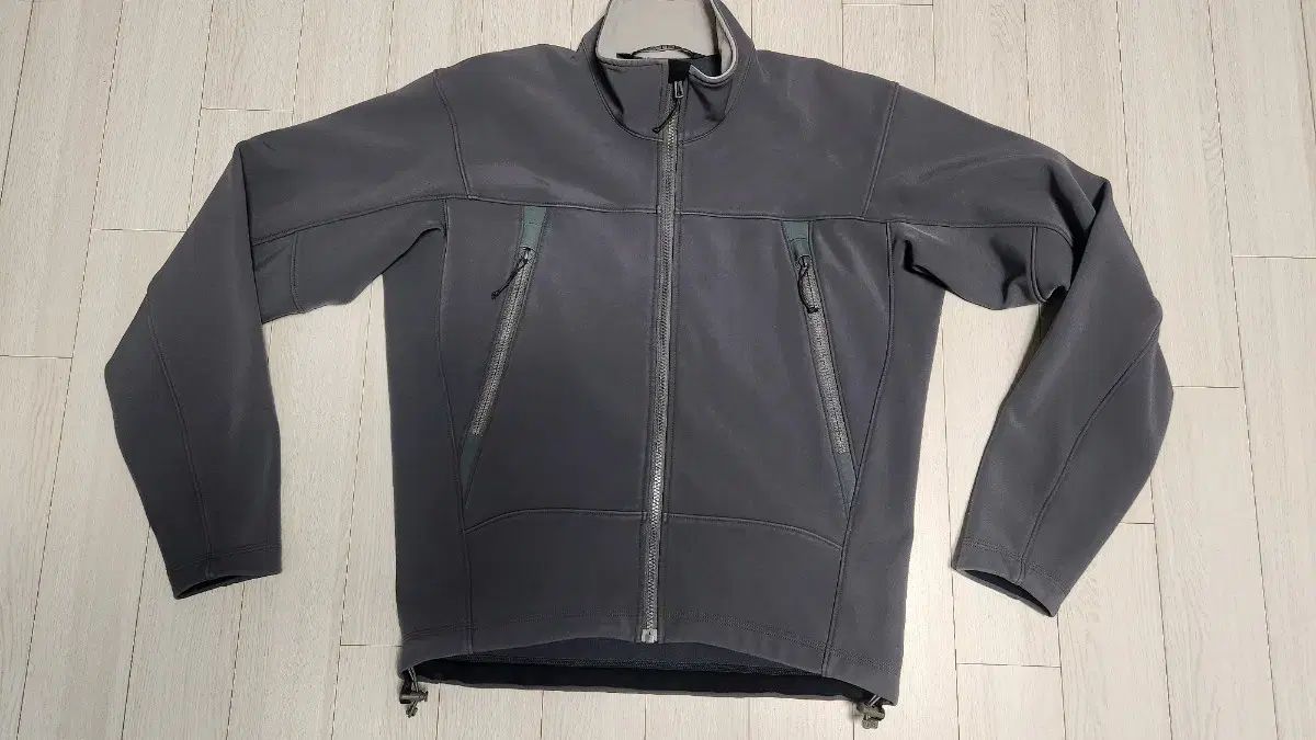 ARC TERYX アークテリクス ブラボー ジャケット ウルフグレー