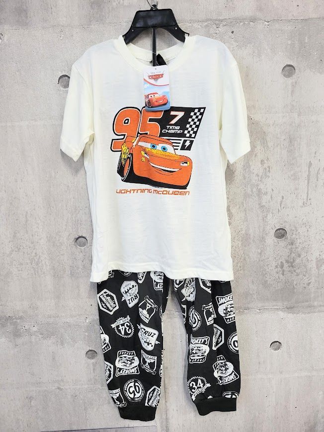 新品未使用品  キッズ用Tシャツ＆パンツセット（カーズ）130/パジャマ　LICENSED CHARACTER SS TOP & PANTS