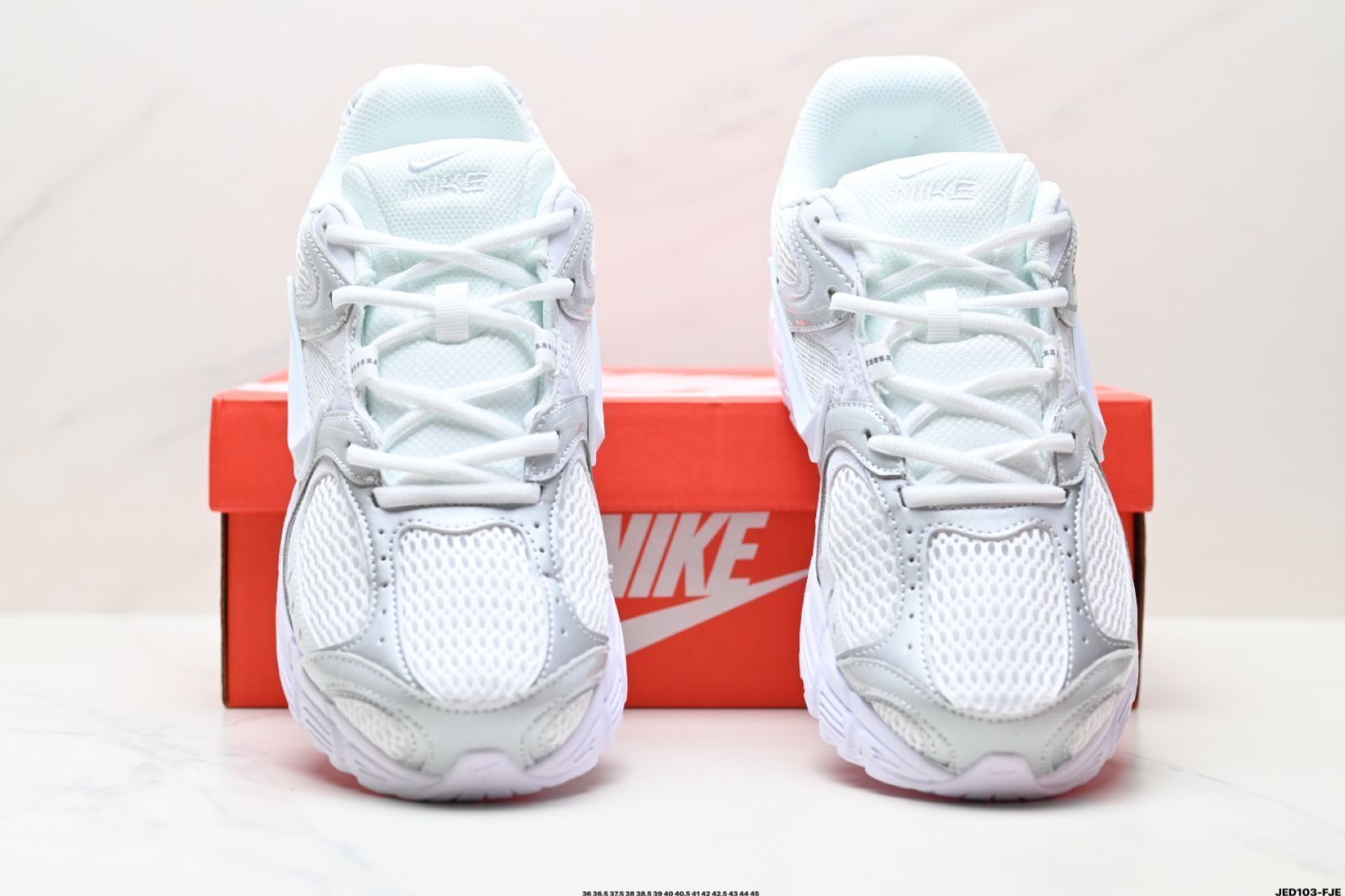 Nike V5 RNR ナイキ 快適でユニバーサルな滑り止め性能があり 摩耗に強いロートップカジュアルシューズ-MM輸入1 STEELWINDOWSANDDOORS_COM