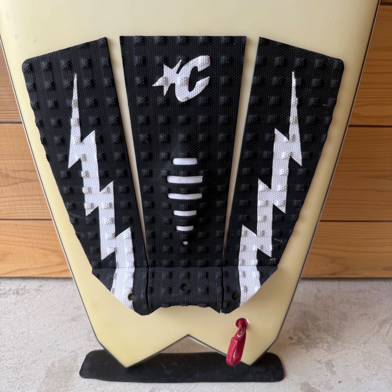 中古ファイヤーワイヤー FIREWIRE 5'10 V4 28.8L ダニエルトムソン