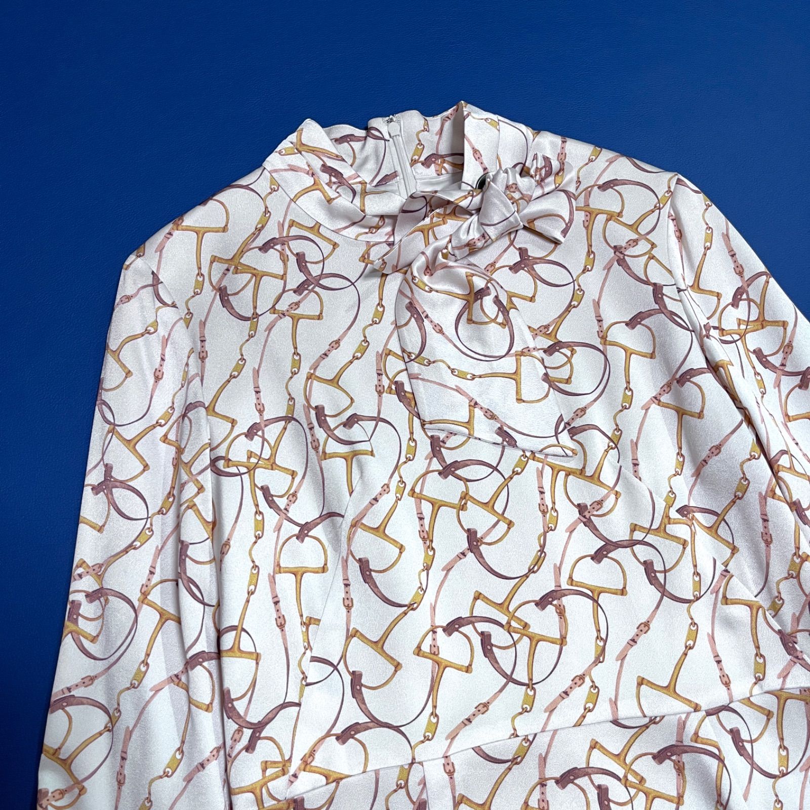 ci75 AMACA 定価5.4万 チェーン柄ボウタイロングワンピース サテン 総柄 シャツワンピース 定価53 900円