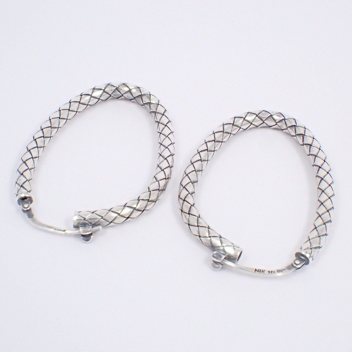 BOTTEGA VENETA ボッテガ pillar twist フープピアス シルバー