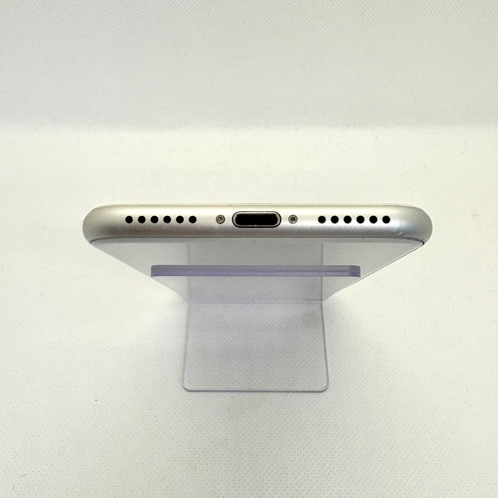 良品】【純正バッテリー89%】 iPhone 8 64GB シルバー 0909 SIMフリー