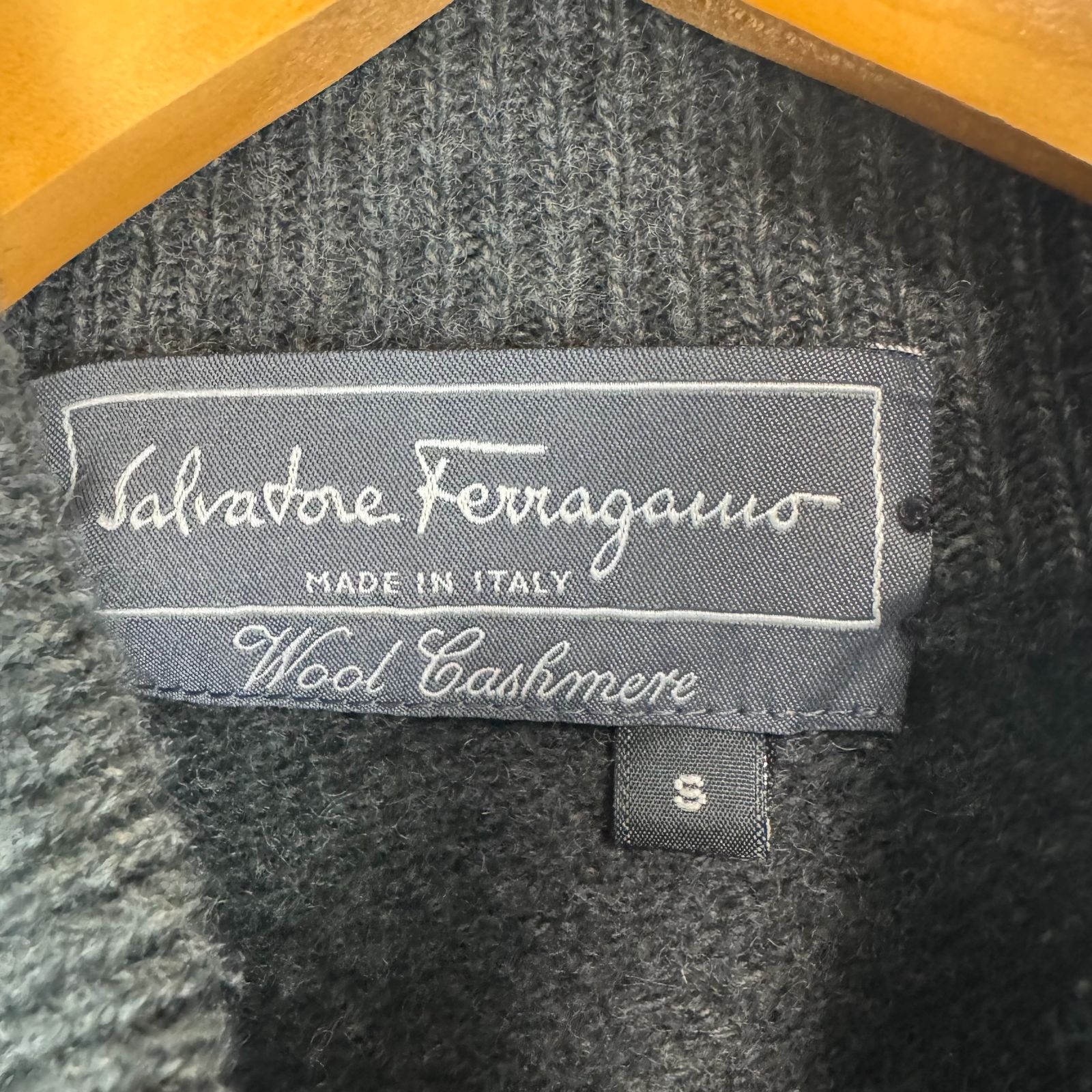 Salvatore Ferragamo サルヴァトーレフェラガモ ニット セーター