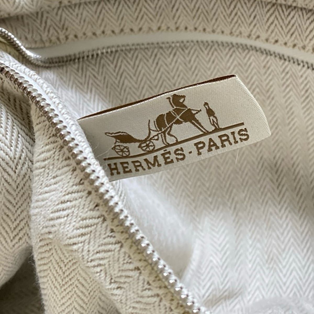 HERMES(エルメス) ポーチ フールビ25 H063913CKAA ナチュラル×フォーヴ  