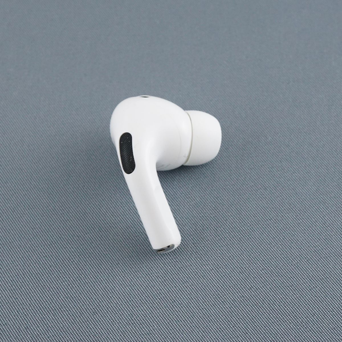 Apple AirPods Pro 2 右イヤホンのみ 品 エアーポッズ プロ R 片耳 右耳 第二世代 A2698 MQD83J A Lightning 完動品 V0679