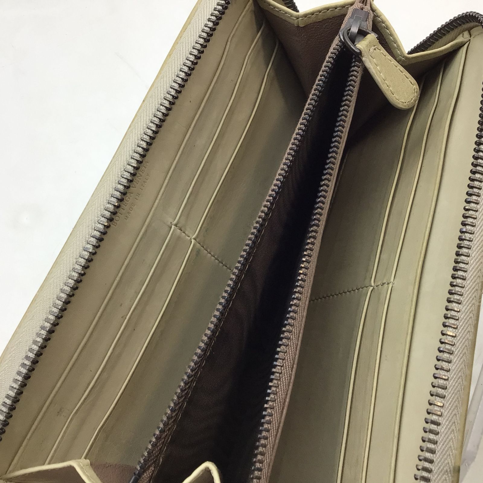 8241 ボッテガヴェネタ BOTTEGA VENETA レザー ラウンド