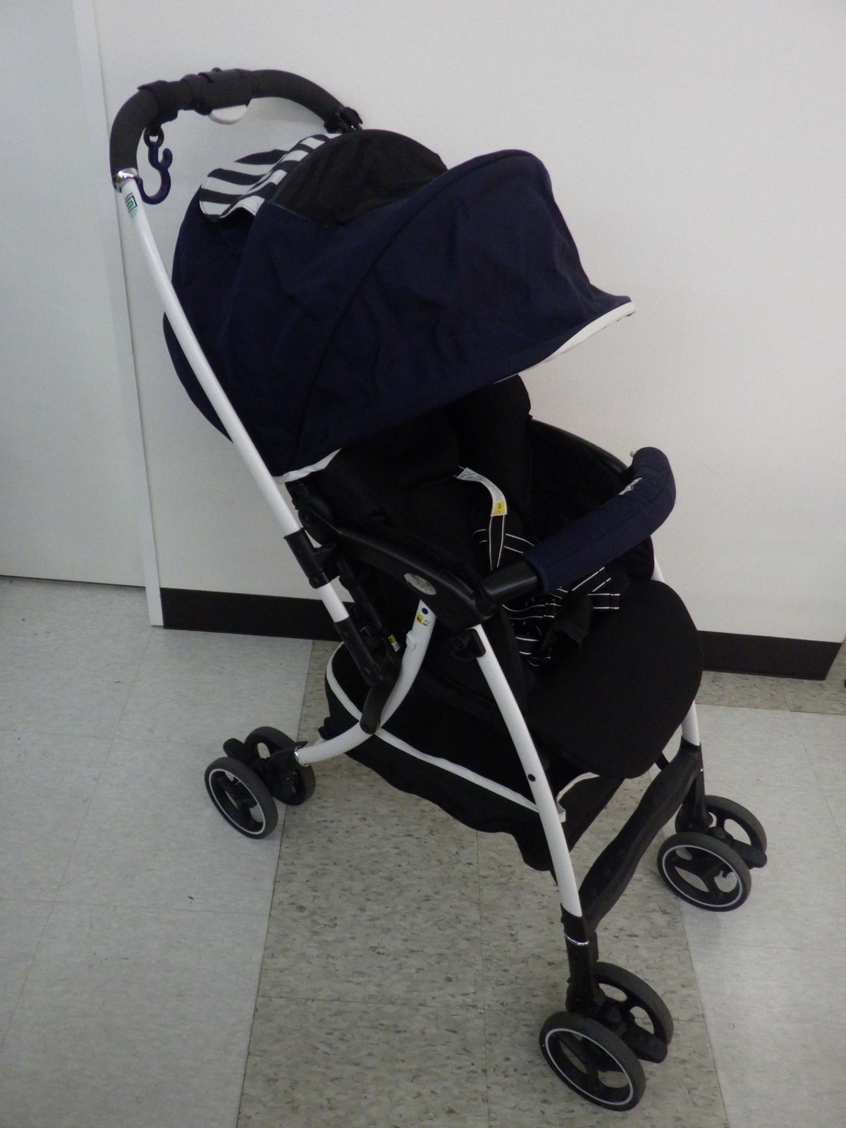 カルーンエアーメッシュab 純正レインカバー&荷物かけフック付 combi