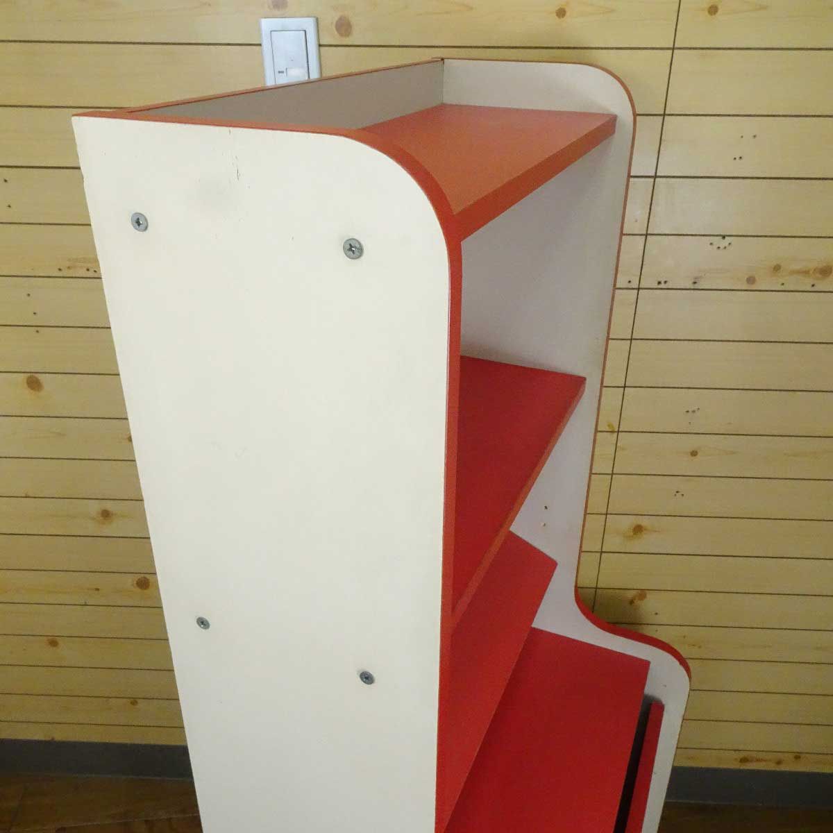 くろがね工作所 ハローキティ 1976年製 木棚 幅60×高さ135cm×奥行44cm レトロ 昭和 くろがね工作所 ハローキティ 1976年製 木棚 幅60×高さ135cm