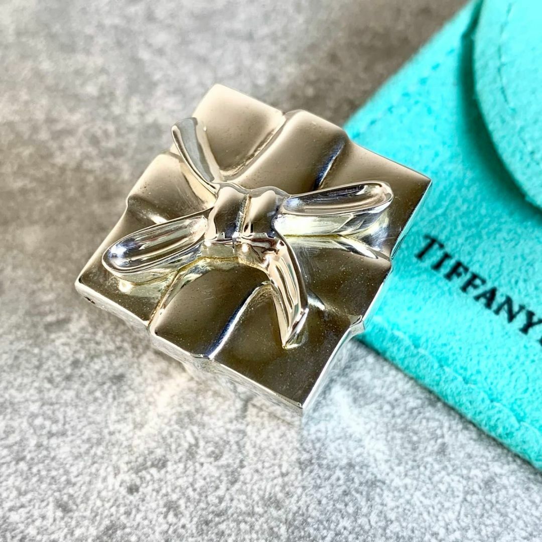 ティファニー ギフトボックス ジュエリーケース ピルケース シルバー SP1e ティファニー ギフトボックス ジュエリーケース ピルケース シルバー