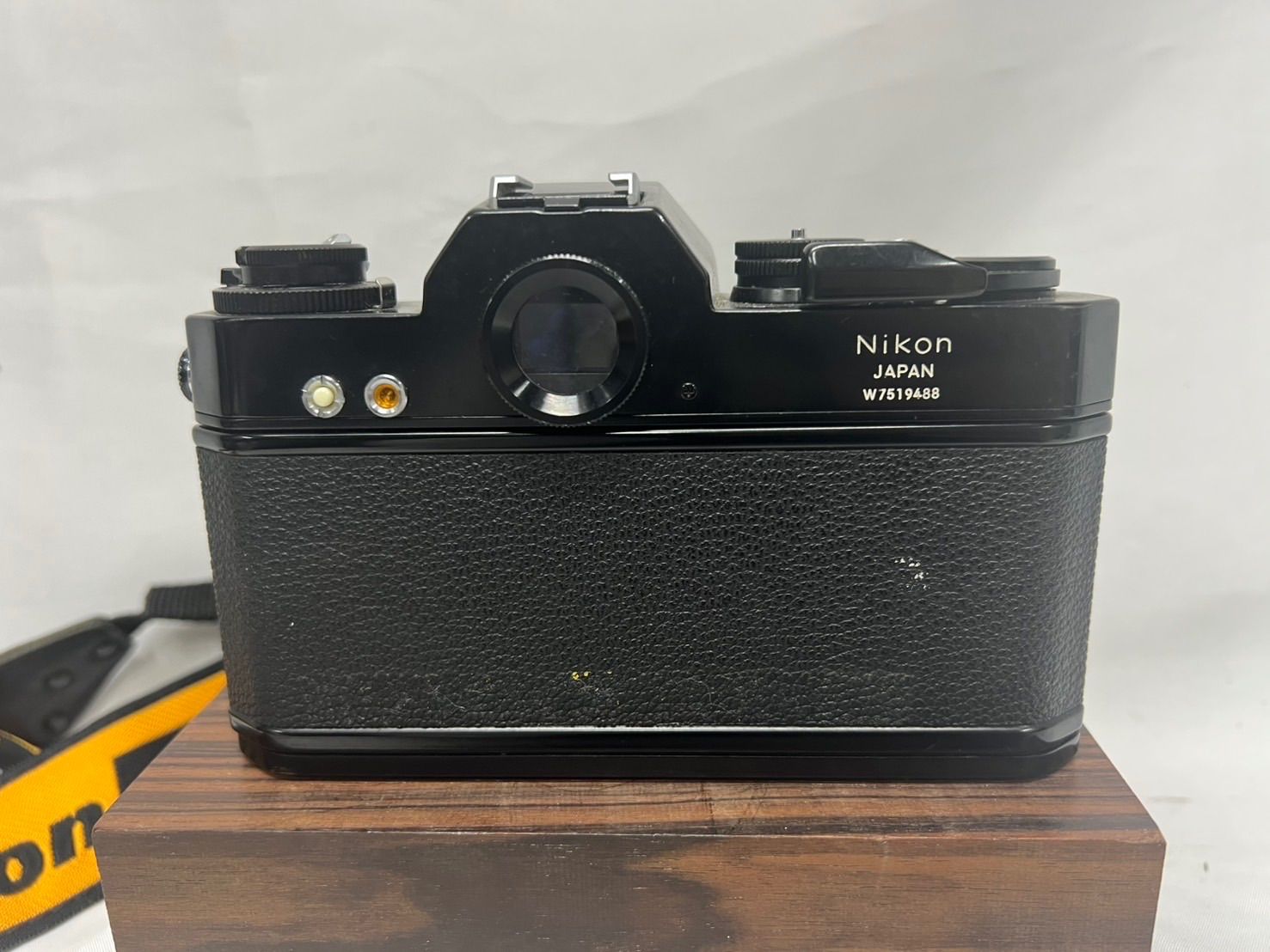 ☆Nikomat EL ブラック + Auto NIKKOR 50mm F2 非Ai カメラ フィルム