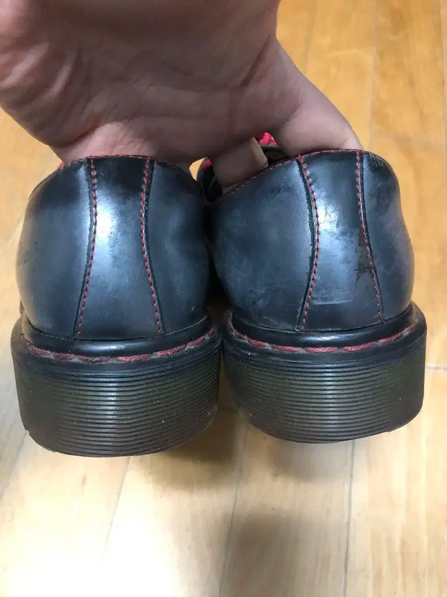 DR. MARTENS
