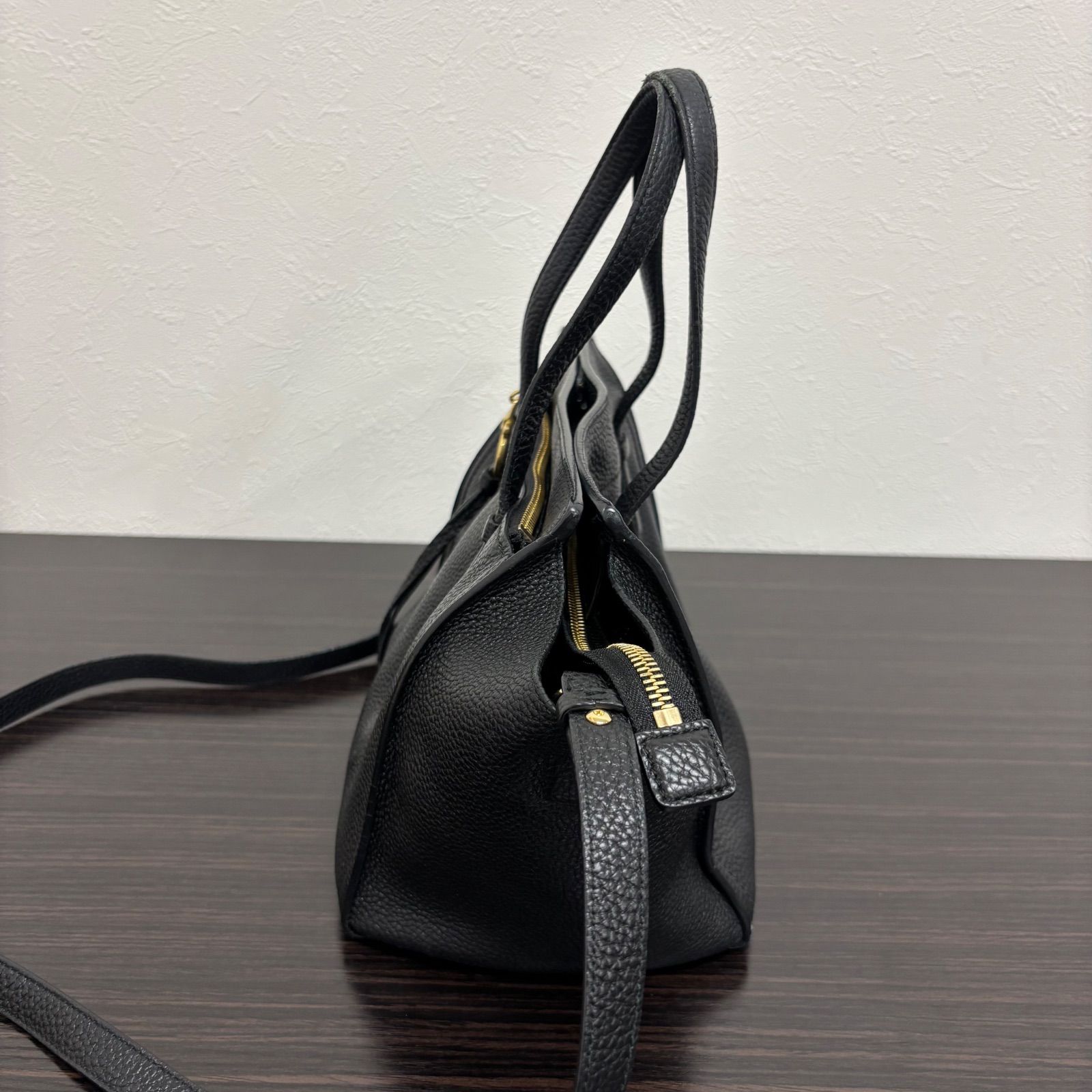 【美品☆人気】フェラガモ エイミー レザー ブラック トートバッグ ガンチーニ 美品☆人気】フェラガモ エイミー レザー ブラック トートバッグ